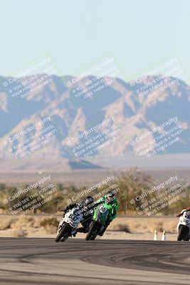 media/Dec-07-2025-CVMA (Sun) [[3e7d2de5dc]]/Race 18-Formula Twins-Formula 40 UL/